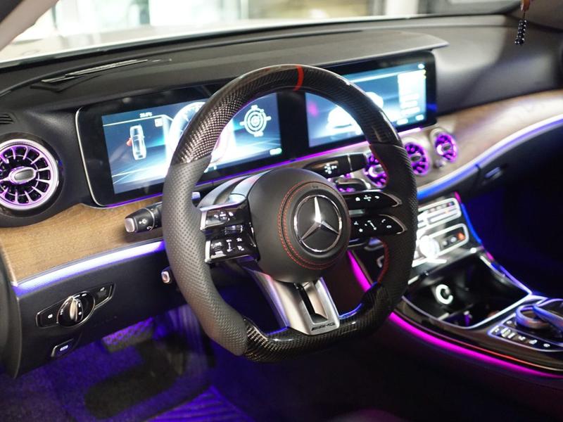 W213 AMG 핸들 · 64색 엠비언트